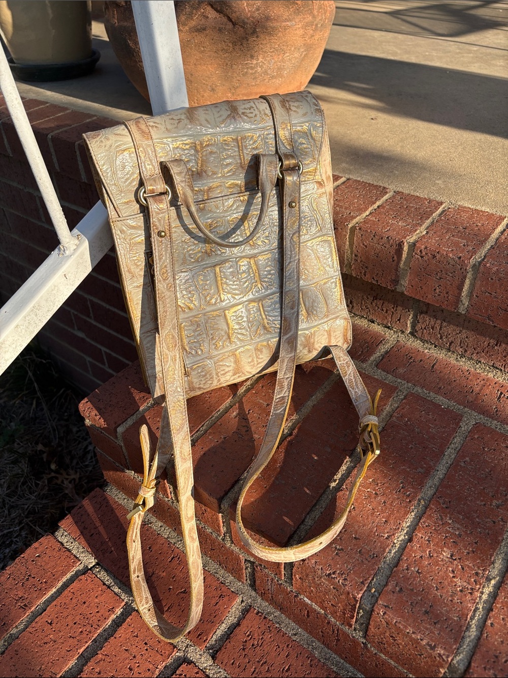 Brahmin Backpack 11 x. 9.5 x 3 - Picture 2 of 16